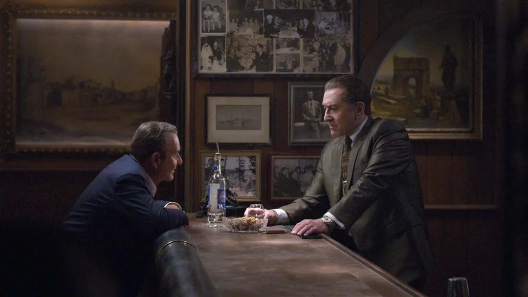 从黑帮电影《爱尔兰人》中，学习最“帮派”的美式搭配