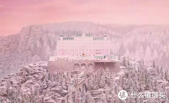 还有人不会配色？不如学习一下布达佩斯大饭店色彩搭配！