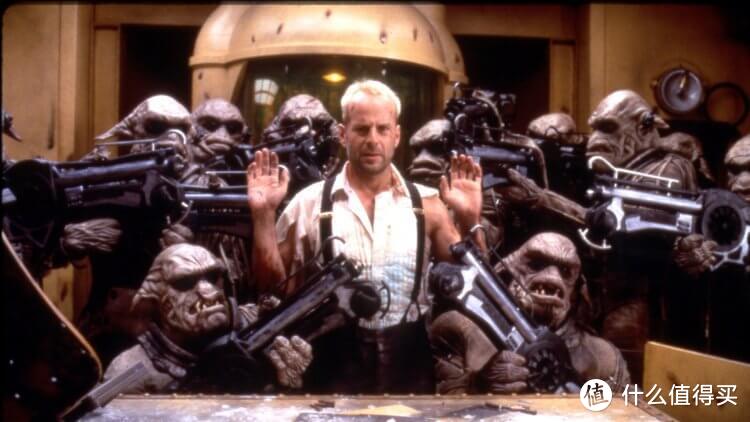 《第五元素》上映25周年：卢贝松与提姆波顿的幕后故事