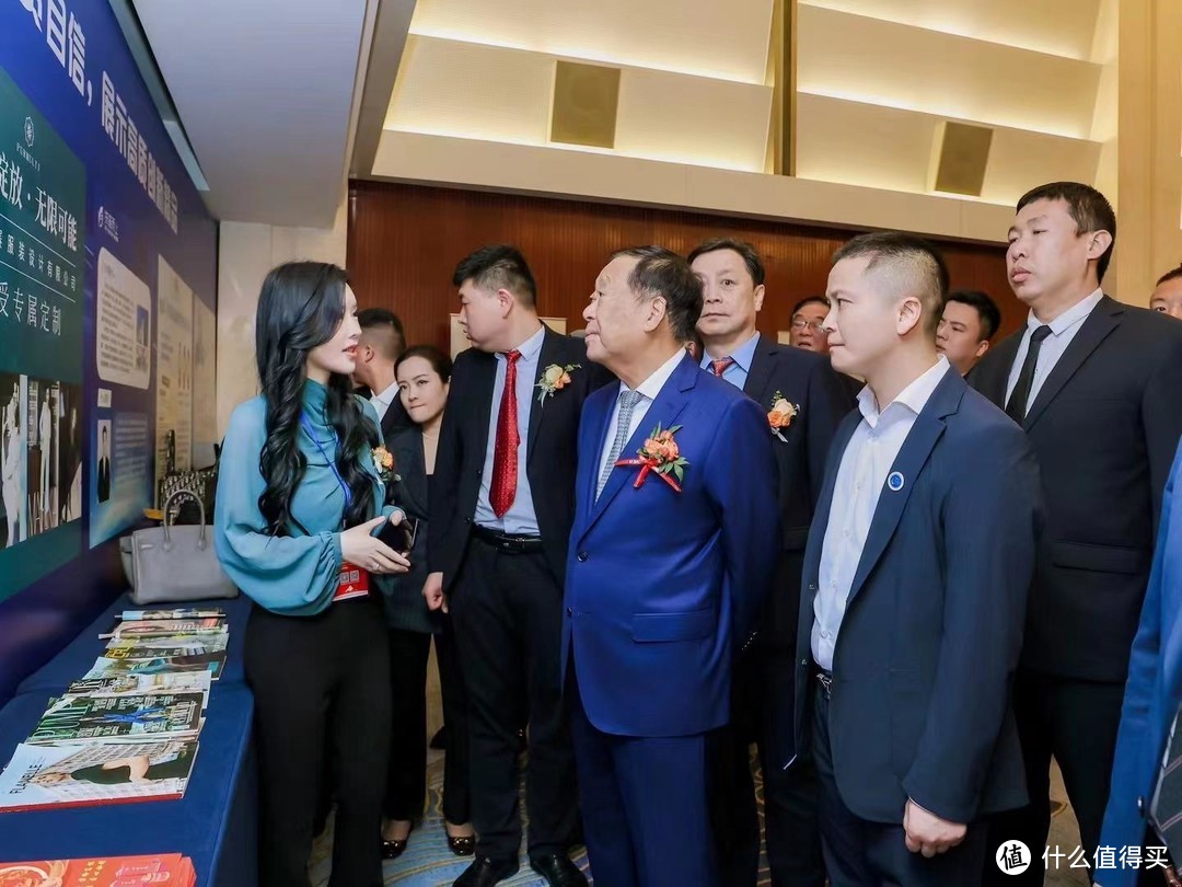 林琴：2024中国服装创新先锋，引领时尚新浪潮