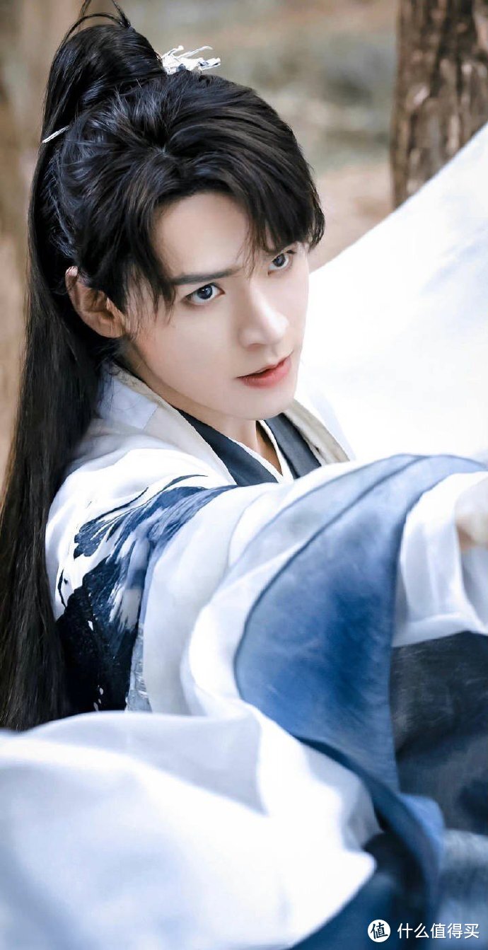 龚俊新剧《狐妖小红娘月红篇》热播，角色大秀腹肌，身材吸睛