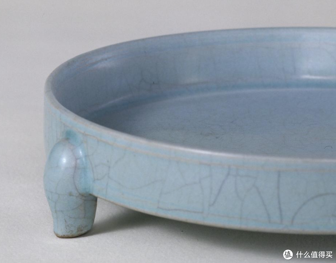 时装周这次真请到“泰山”了，红都官宣亮相SS25中国国际时装周